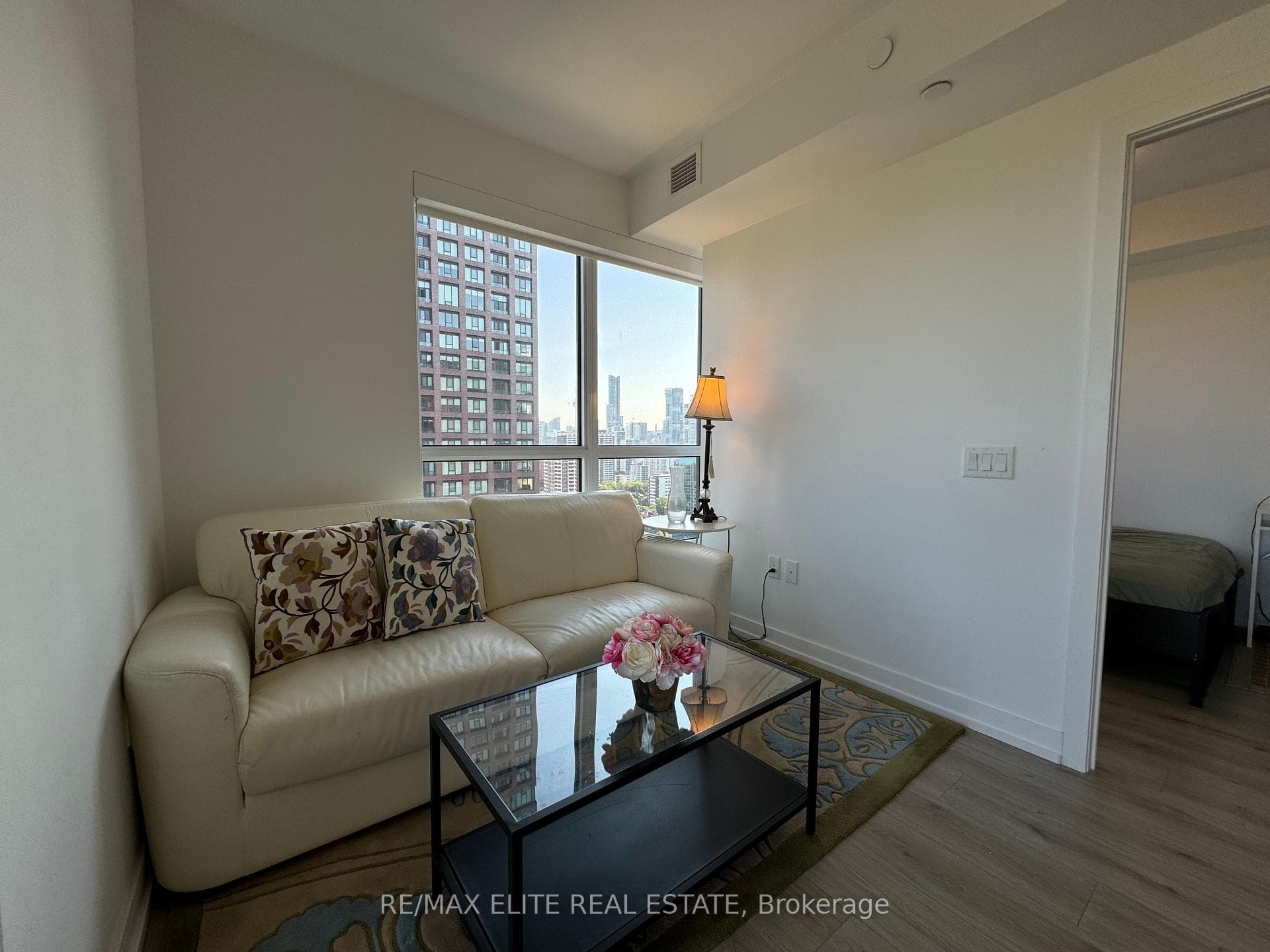395 Bloor Street Unit 1811 photo 7