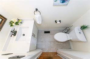 2564 Addingham Crescent photo 12