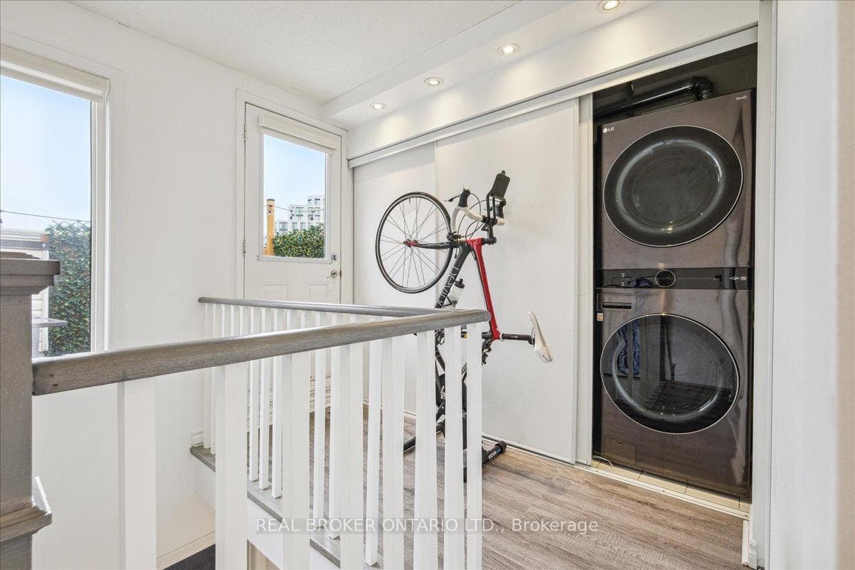 22 Laidlaw Street Unit 1204 photo 14