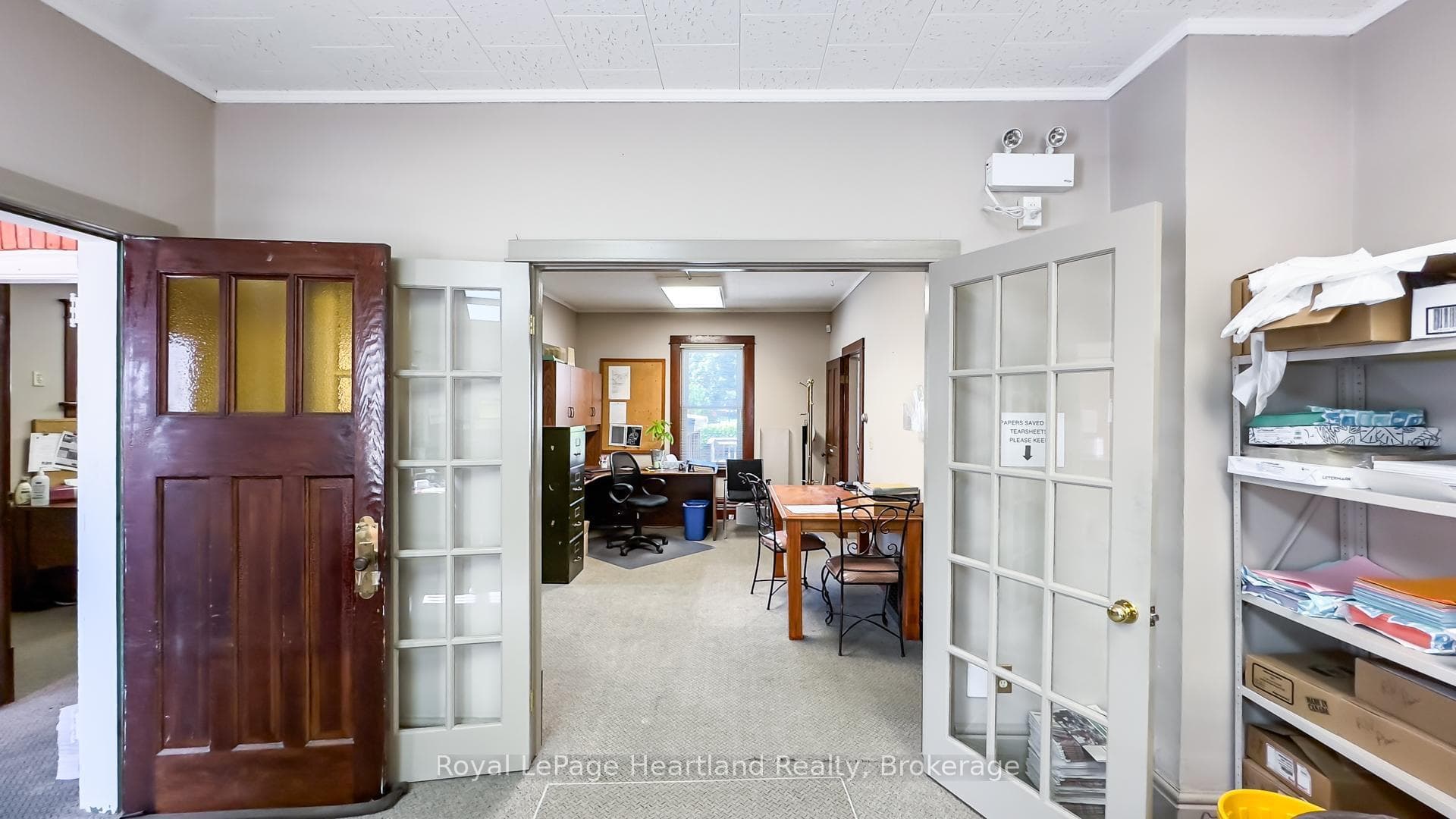 401 QUEEN Street photo 22