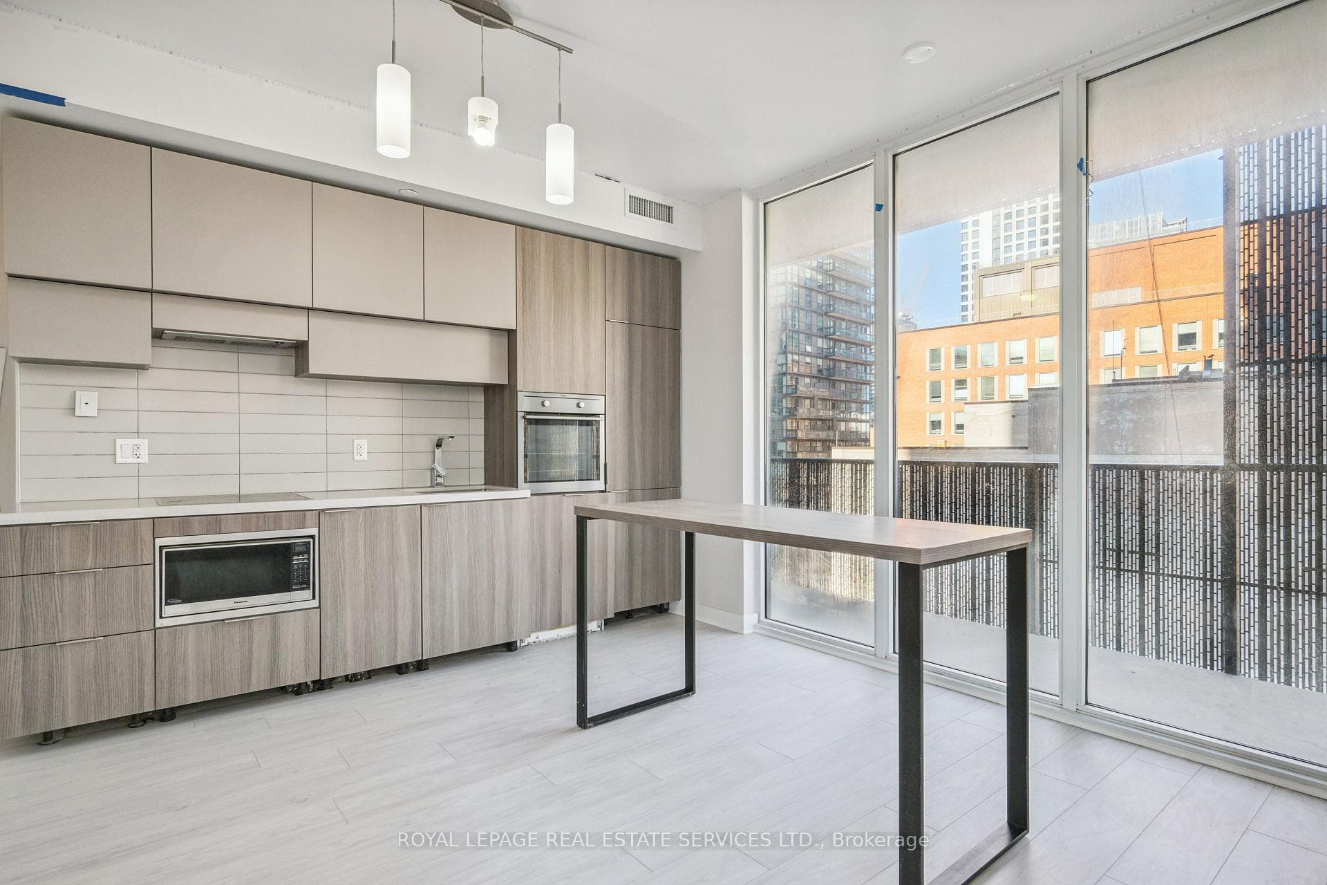 8 Eglinton Avenue Unit 511 photo 5