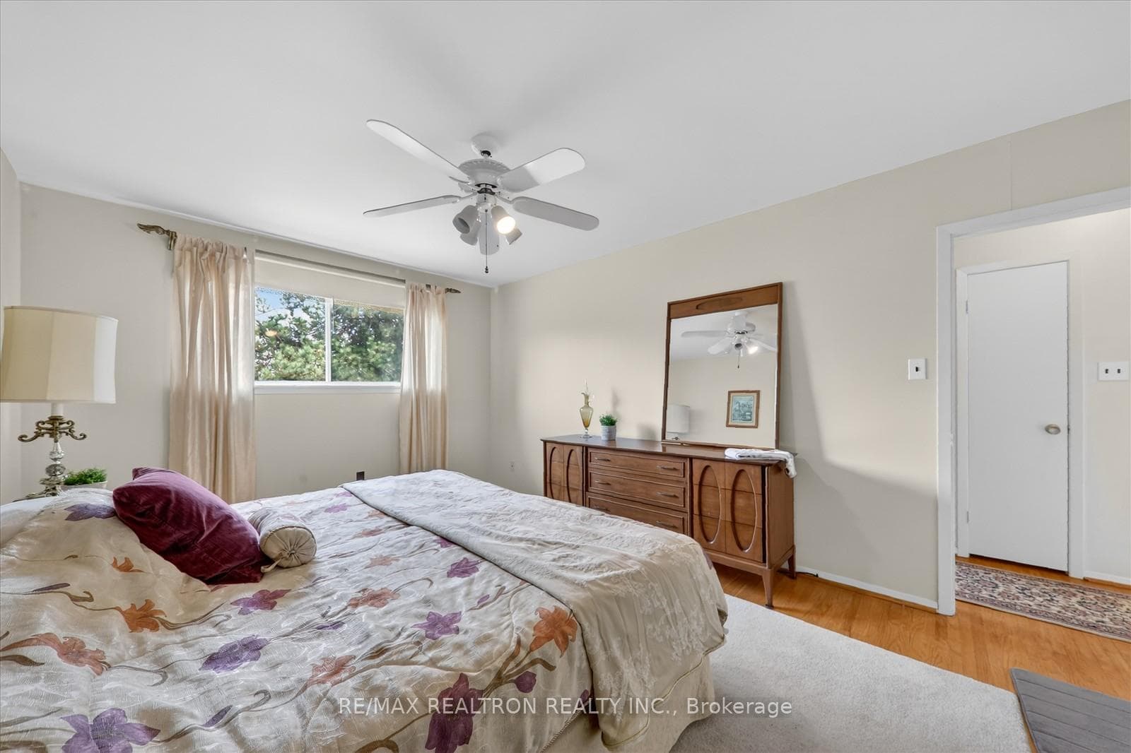 144 Merkley Square photo 19