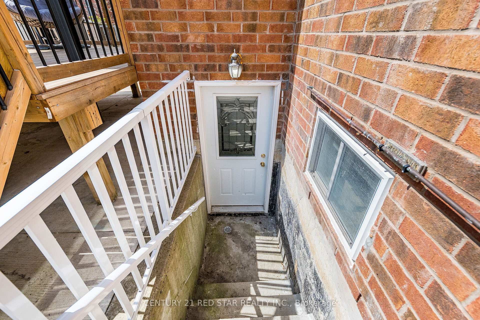 396 Derrydale Drive photo 35