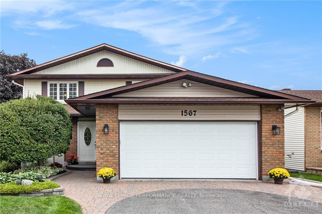 Beautiful 4 Bedroom, 4 bath