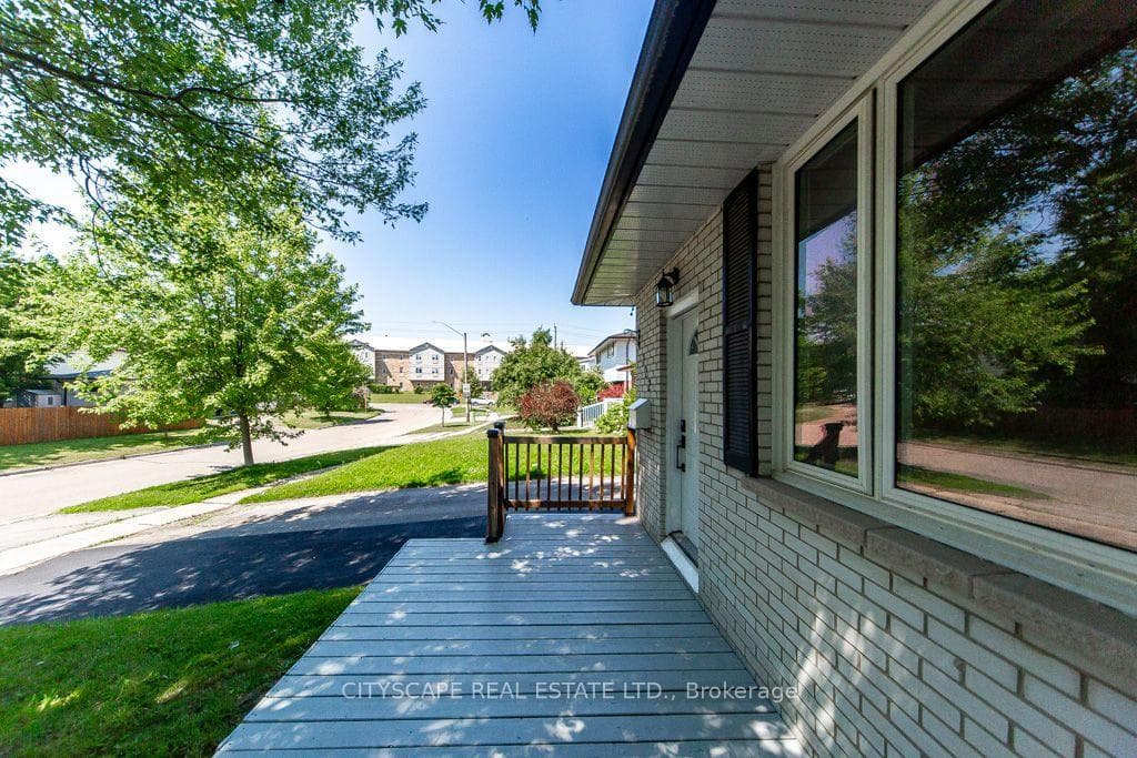 322 Fernwood Avenue photo 5