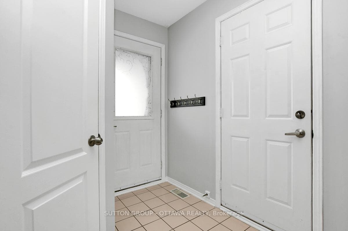 94 Crampton Drive photo 3