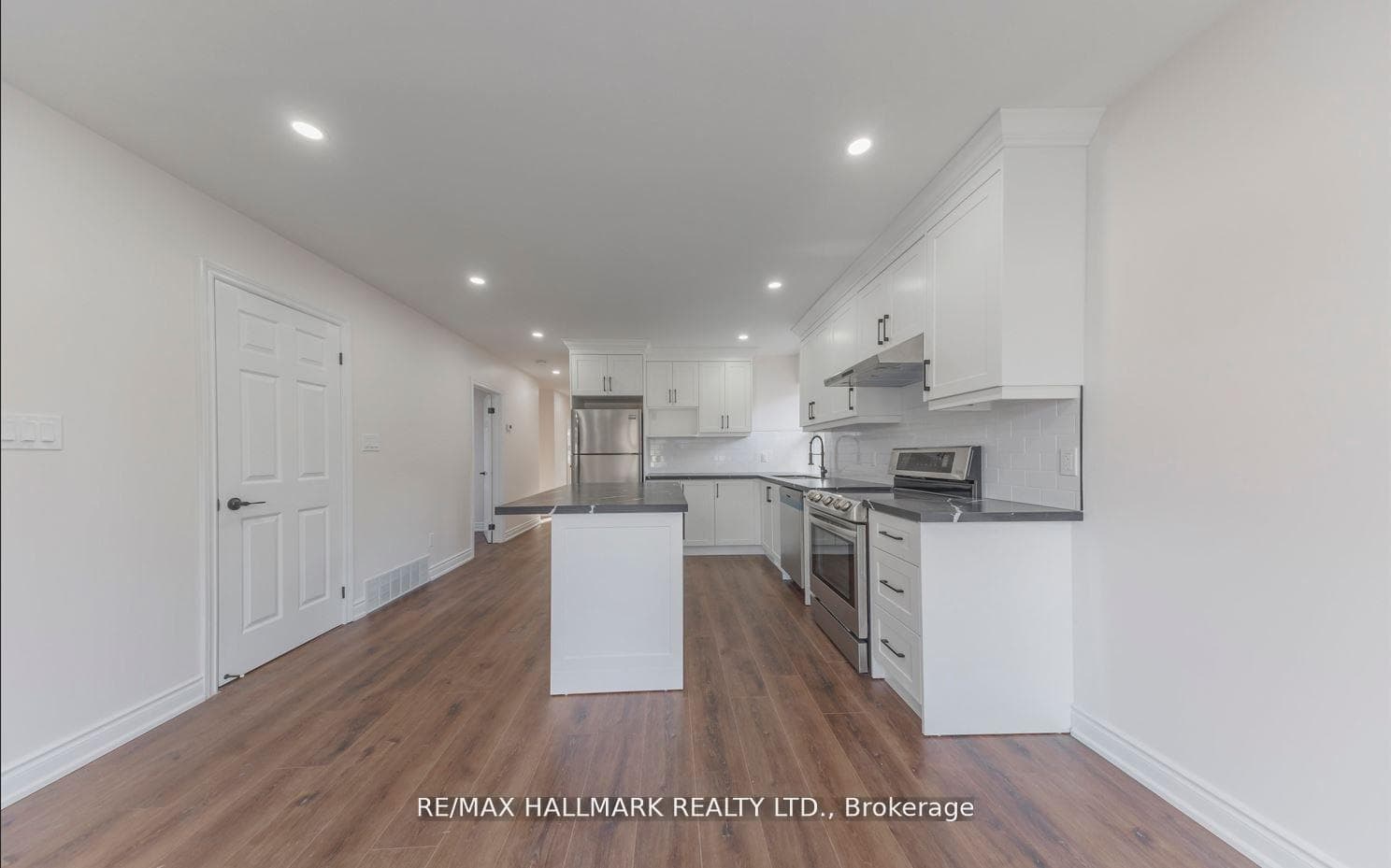 39 Stansbury Crescent Unit Upper photo 7