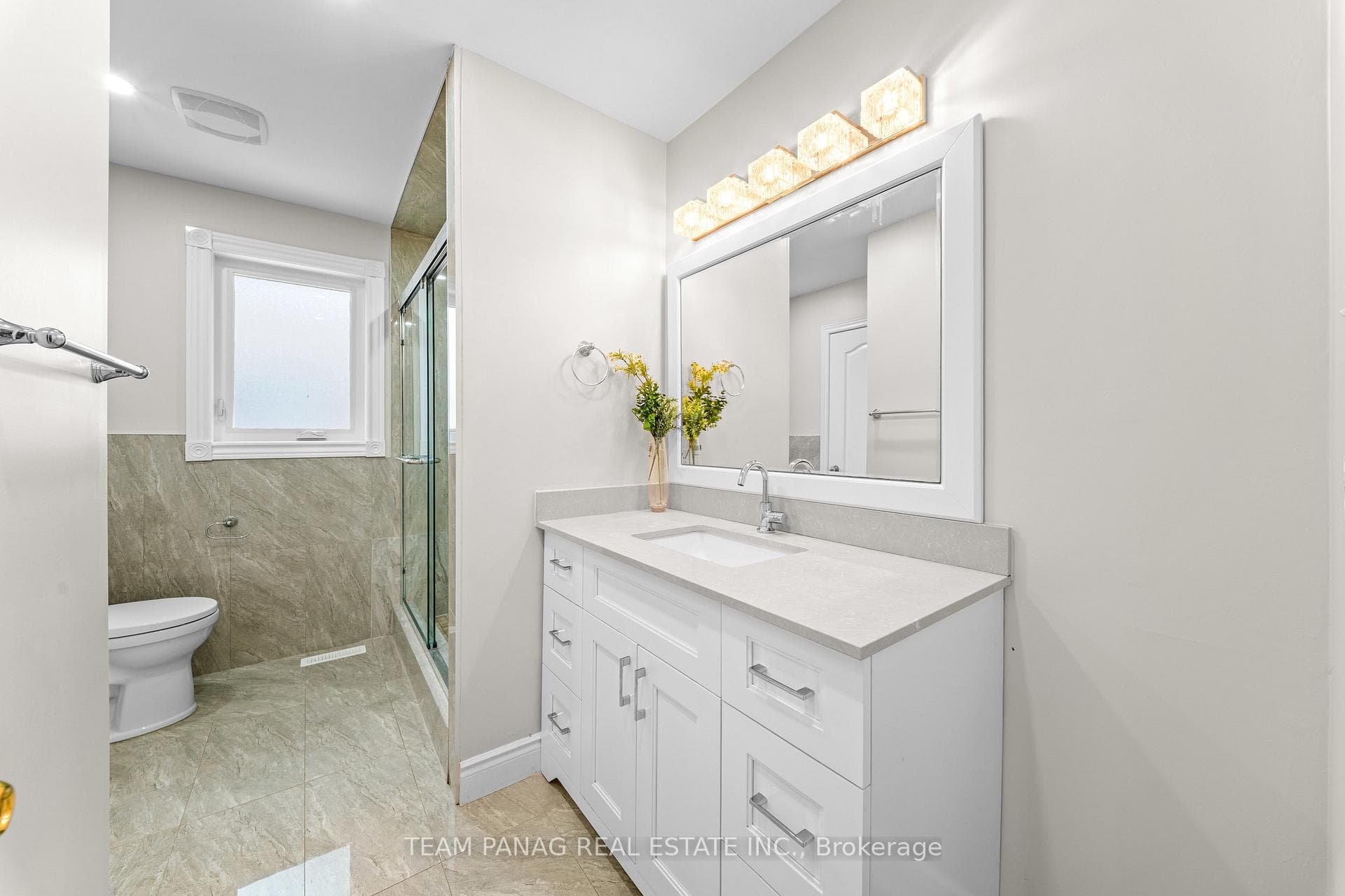 1 Sprucelands Avenue photo 31