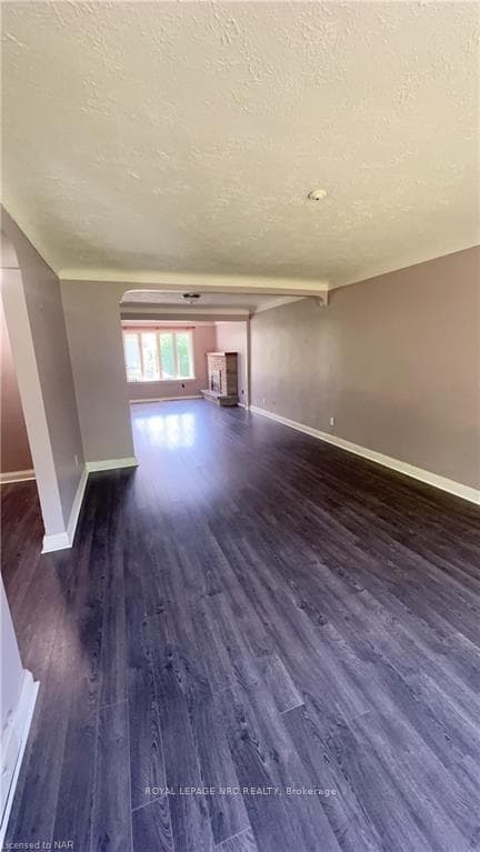 8 Byrne Boulevard photo 4
