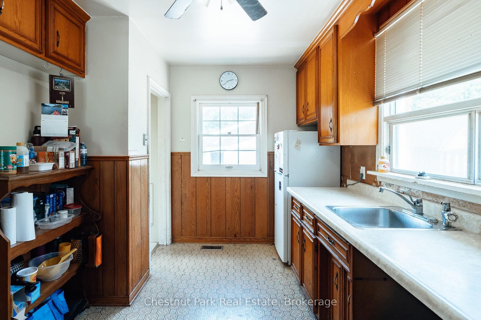 320 St Leger Street photo 9