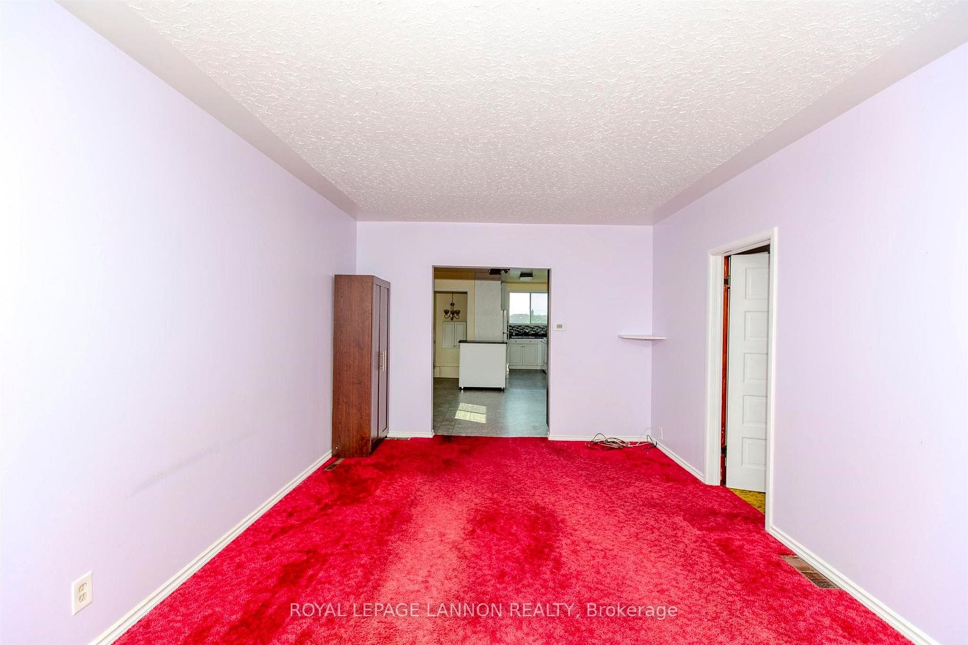 425 Queen Street photo 7