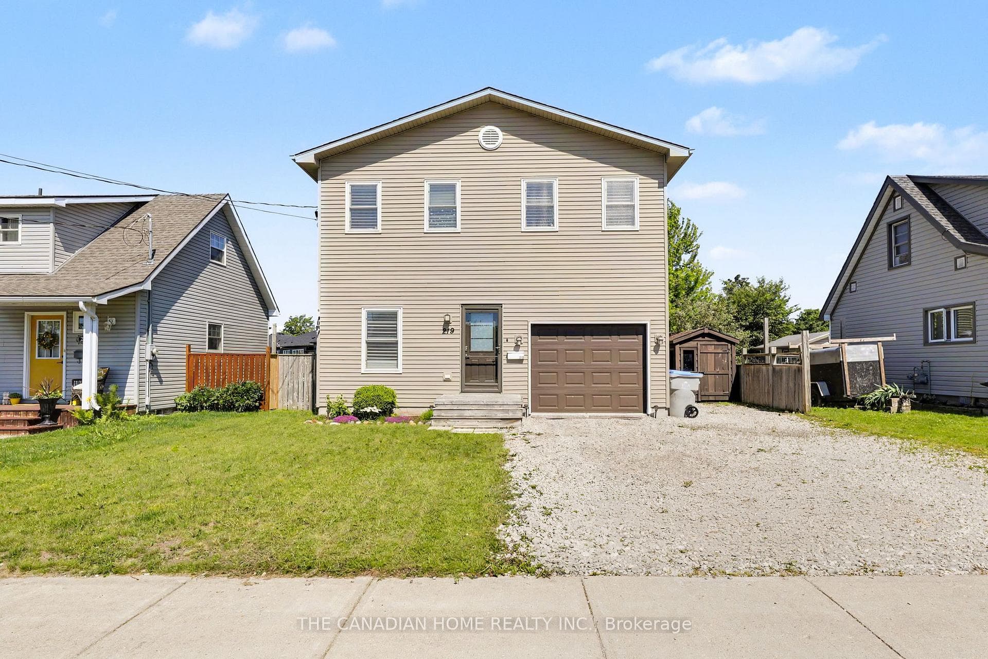 219 PICTON Street photo 3