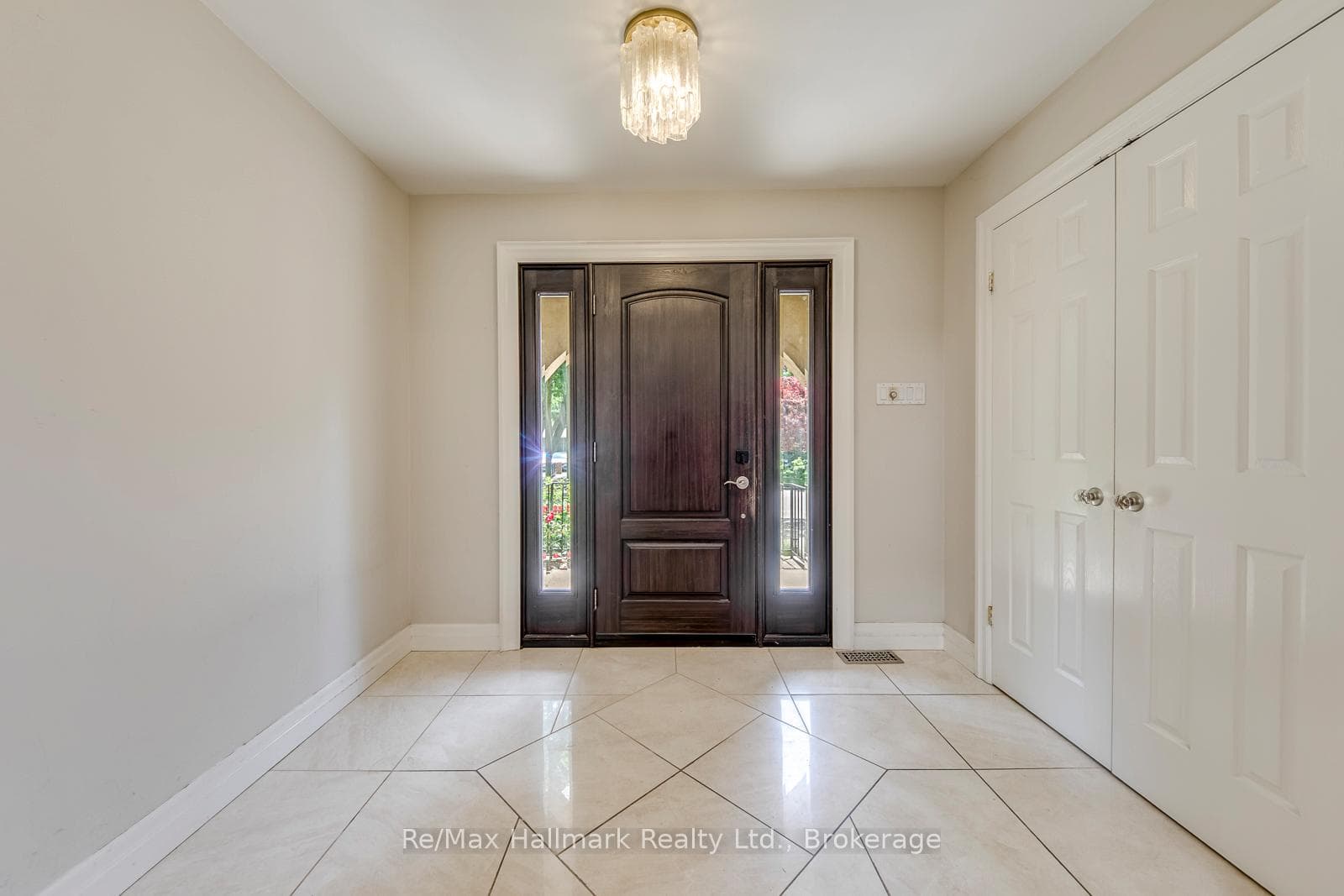 2251 Bennington Gate photo 2