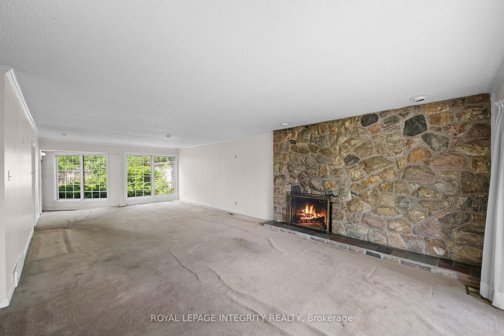 39 Mohawk Crescent photo 3