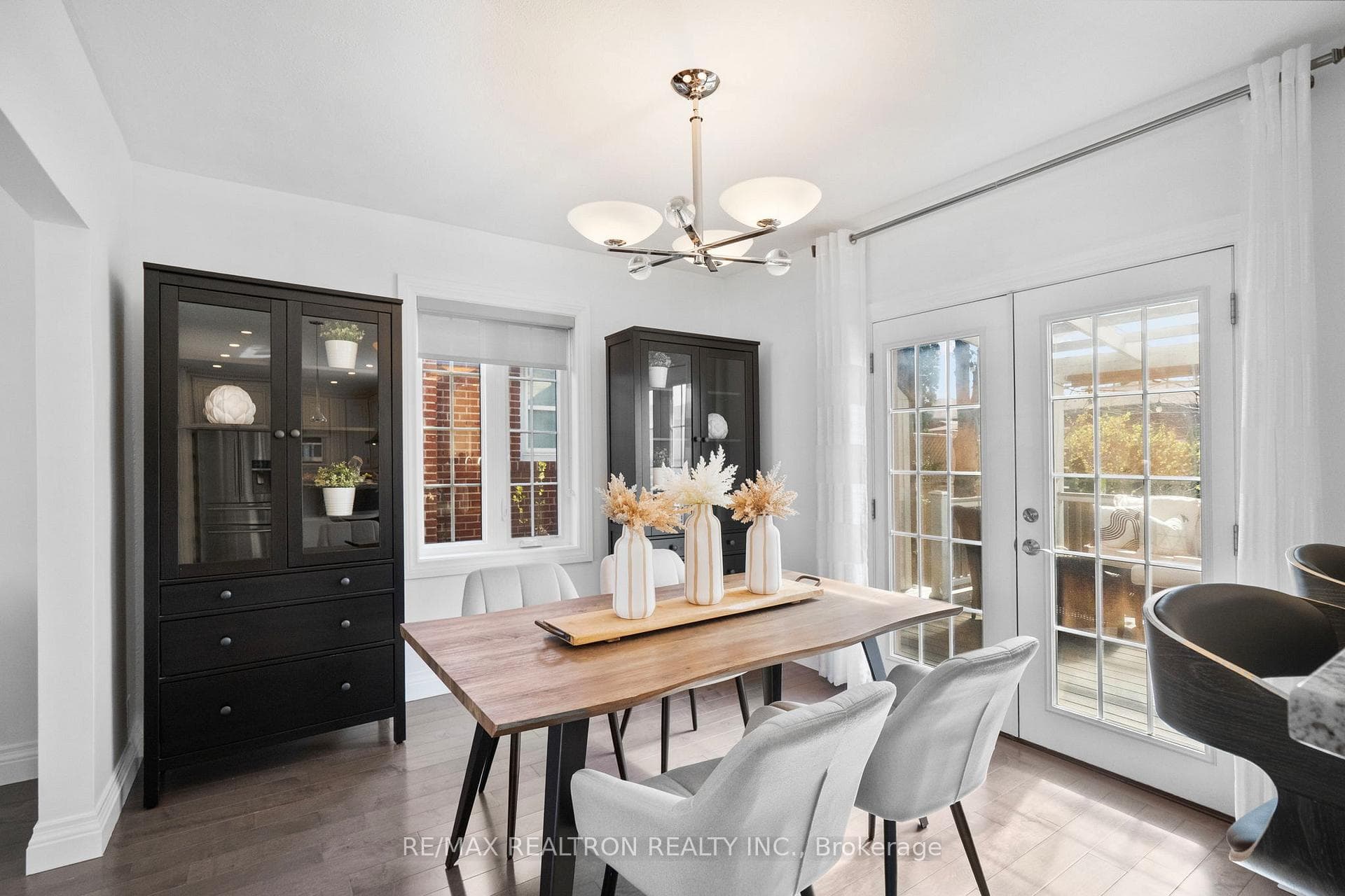 12 Gooderham Drive photo 10