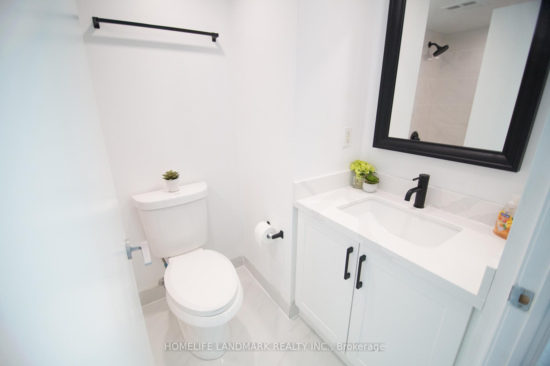 219 Fort York Boulevard Unit 907 photo 13