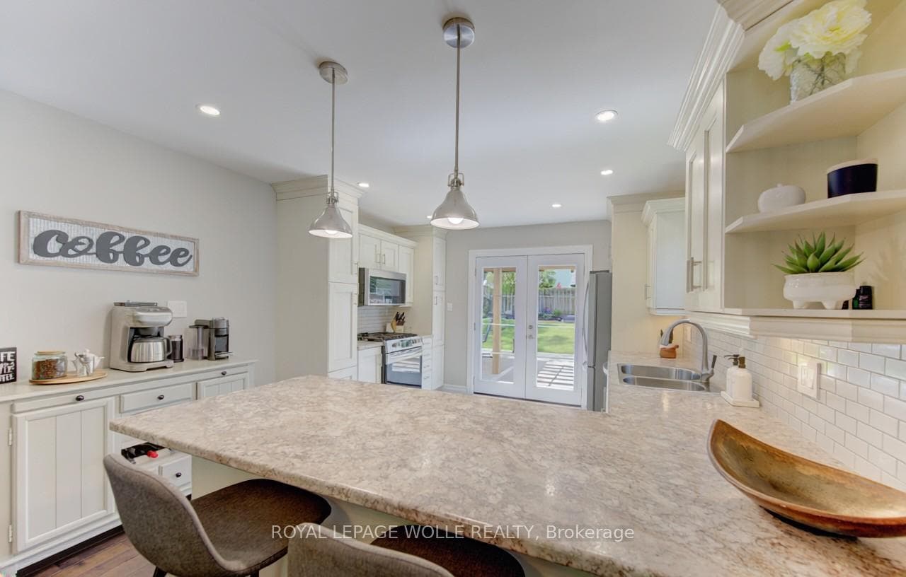 143 Dawn Crescent photo 14