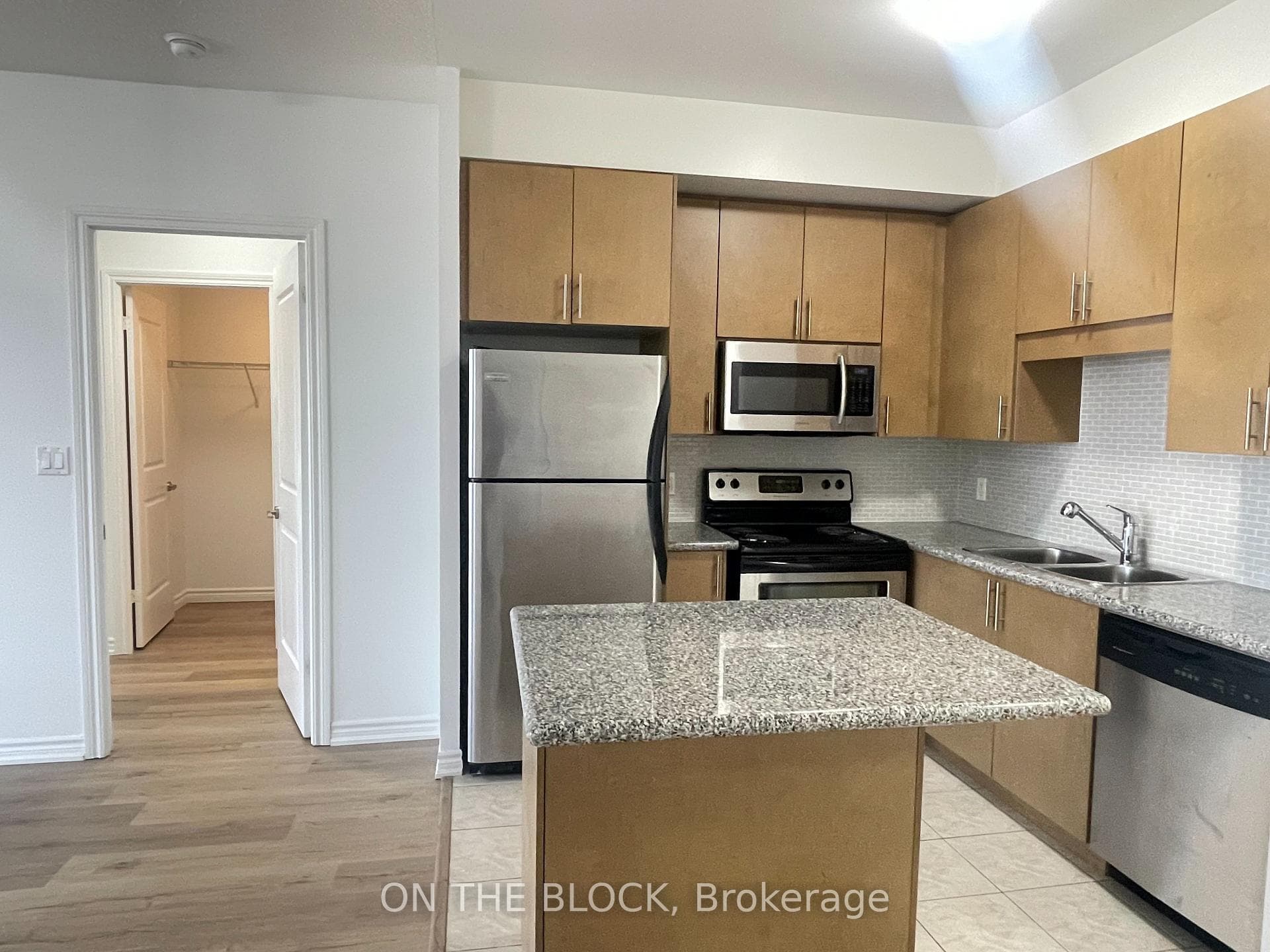 135 Wynford Drive Unit 807 photo 29