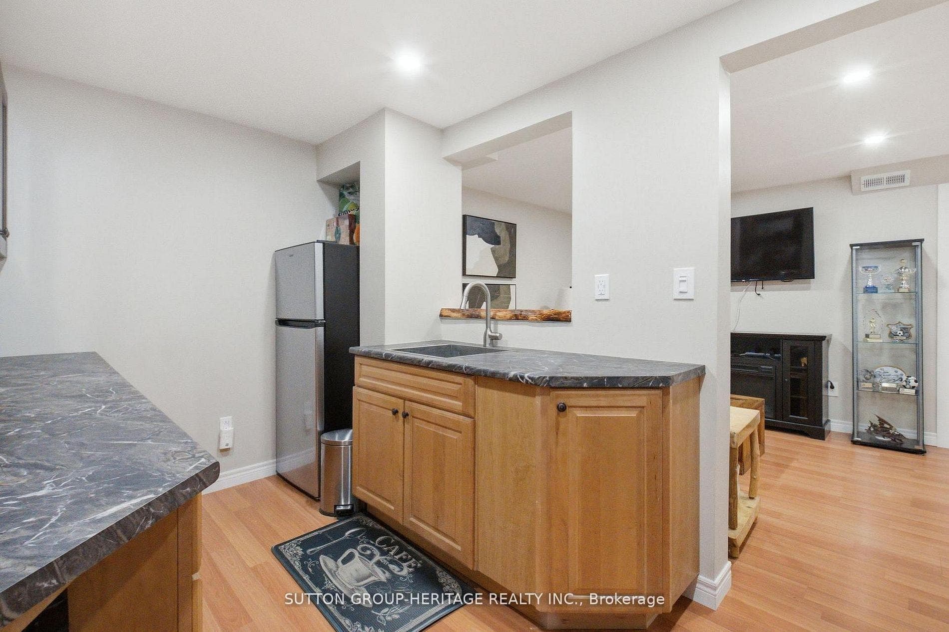 1413 Beaverbrook Court photo 29