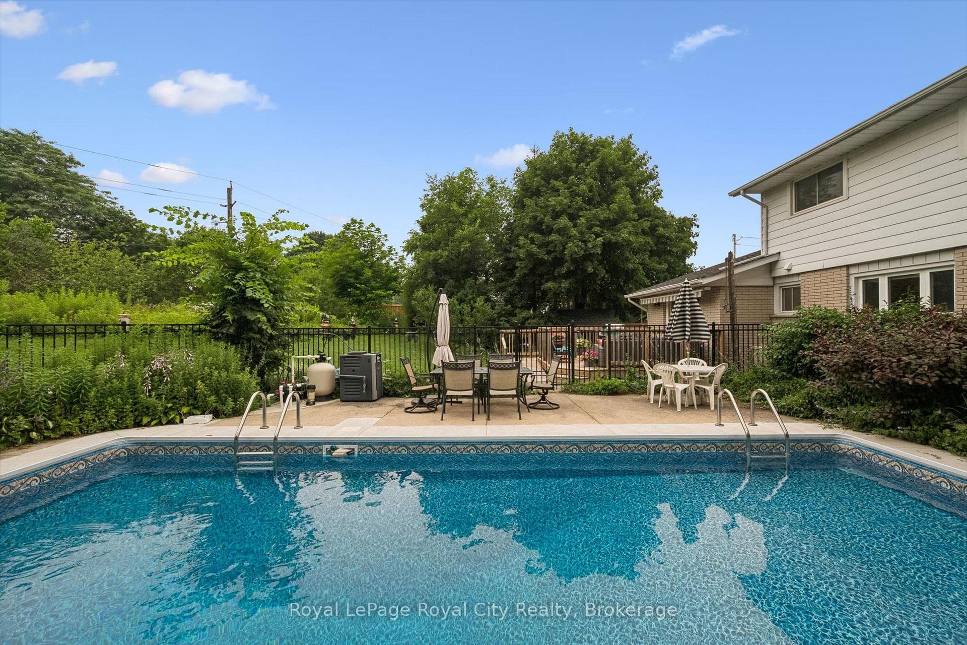 30 Westminster Avenue photo 42