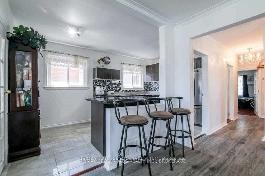 648 Brimley Road photo 4
