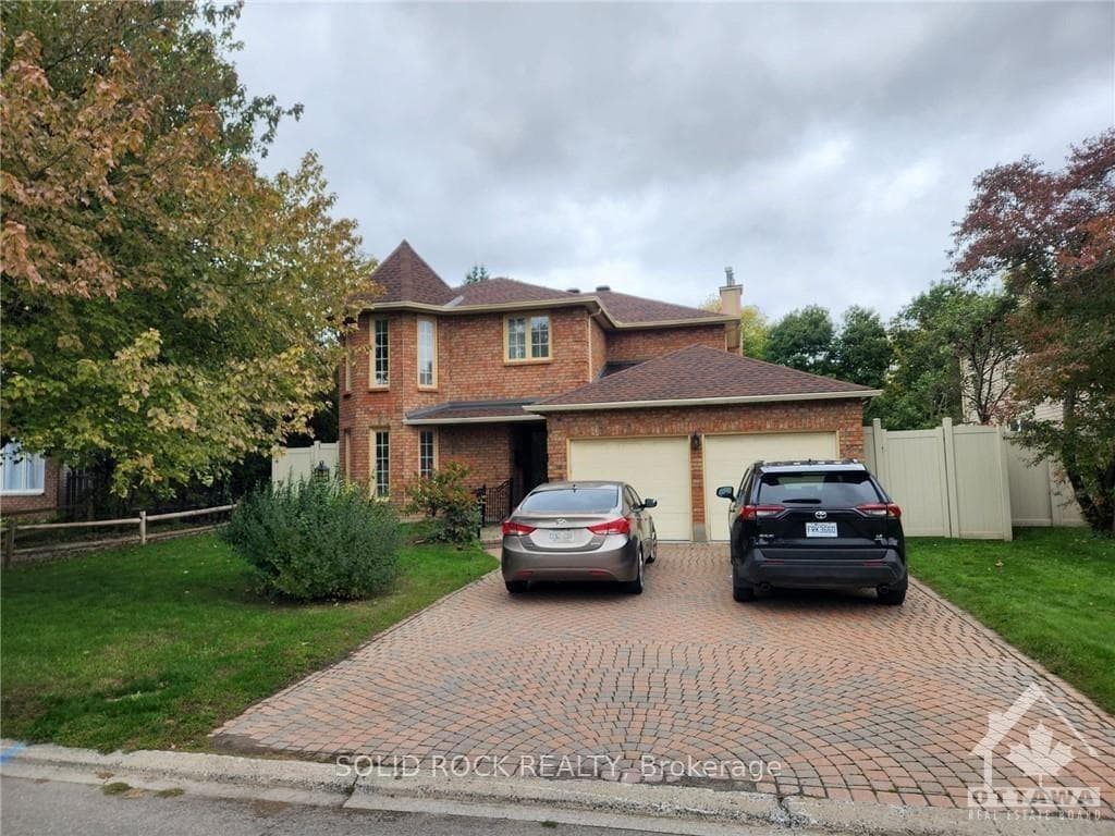 54 HUNTSMAN Crescent photo 1