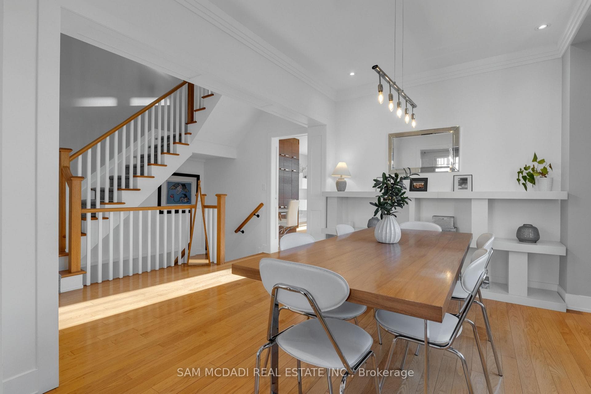 38 Pine Avenue photo 5