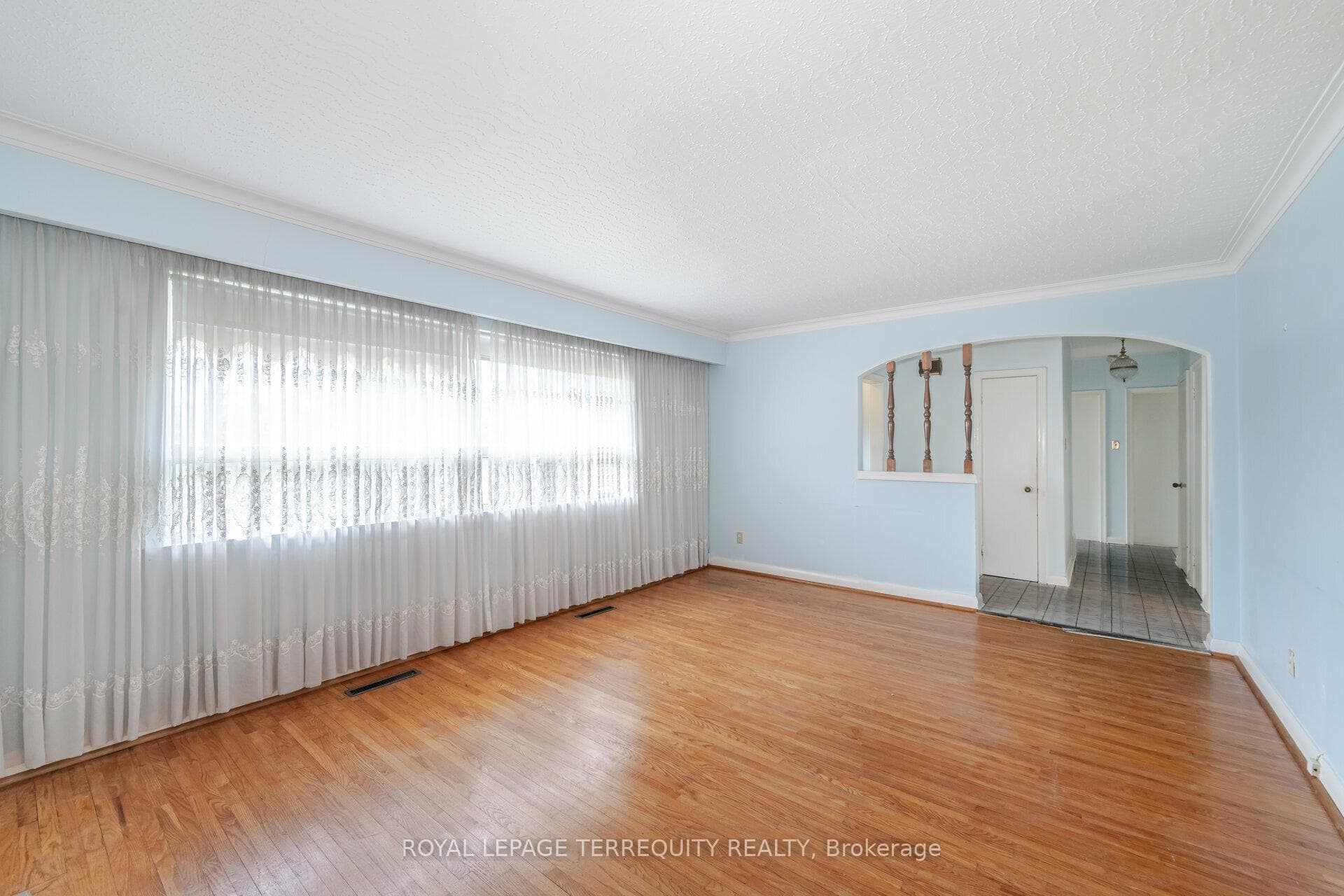 214 Dixon Road photo 7