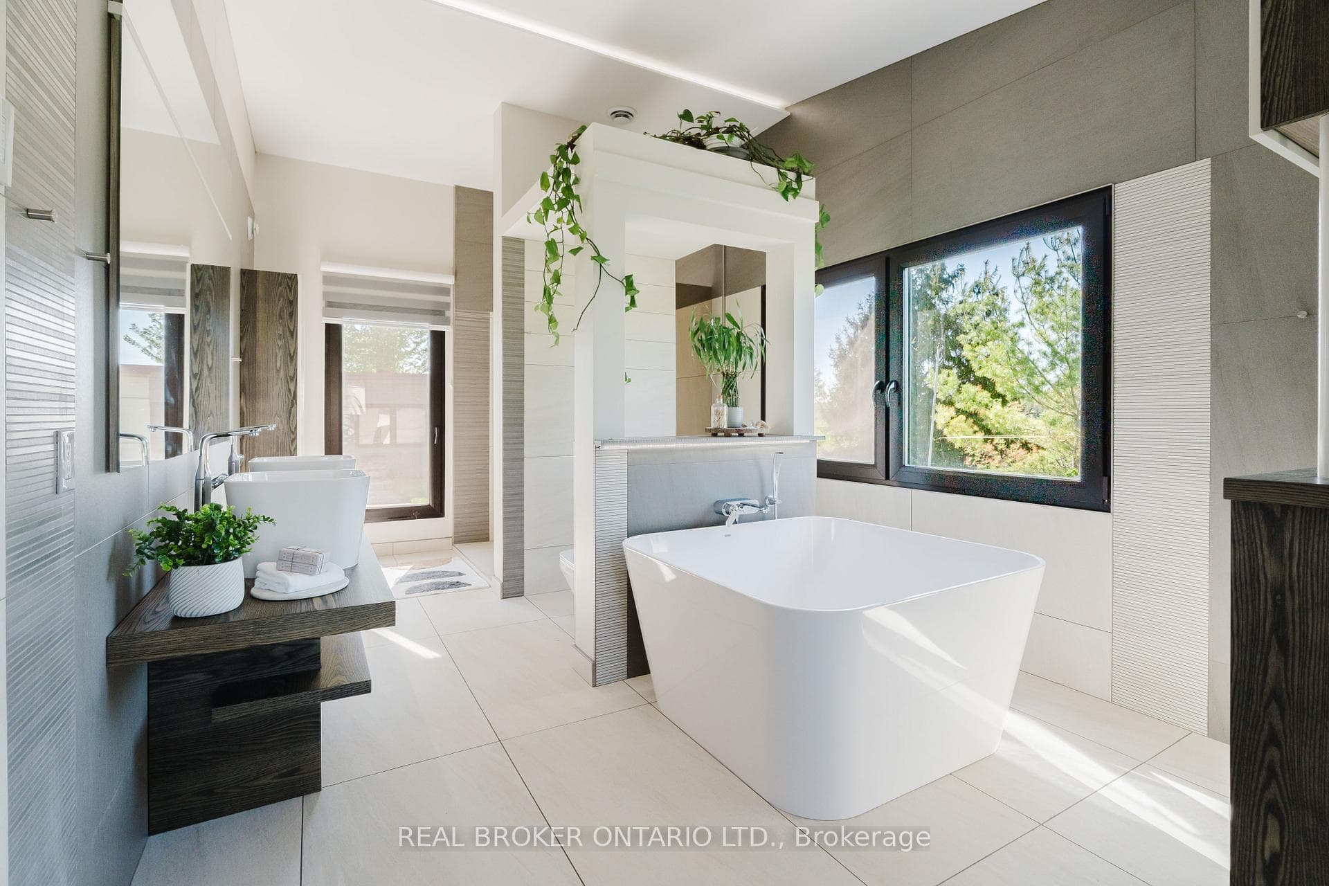 5879 Leitrim Road photo 26