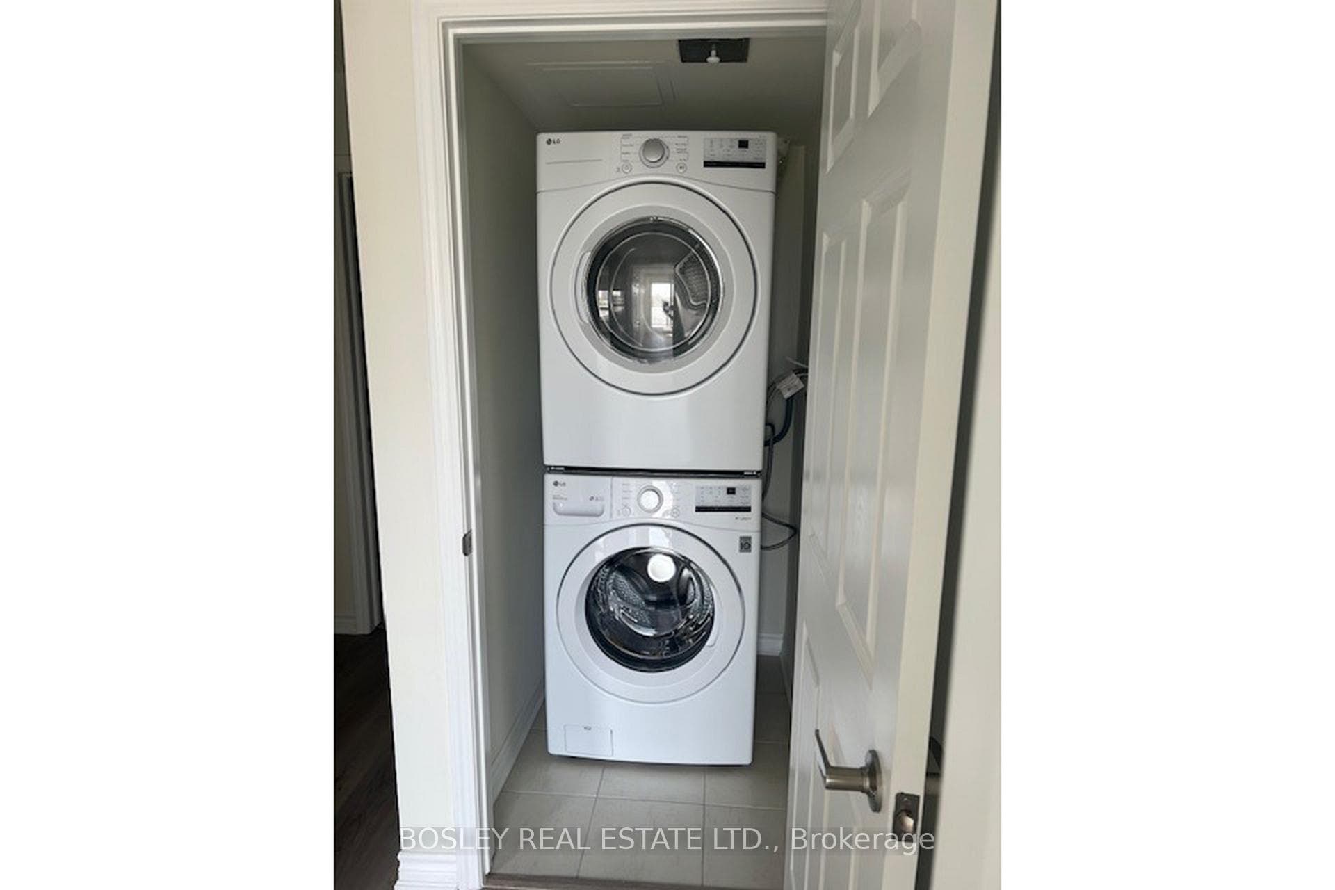2791 Eglinton Avenue Unit 521 photo 8