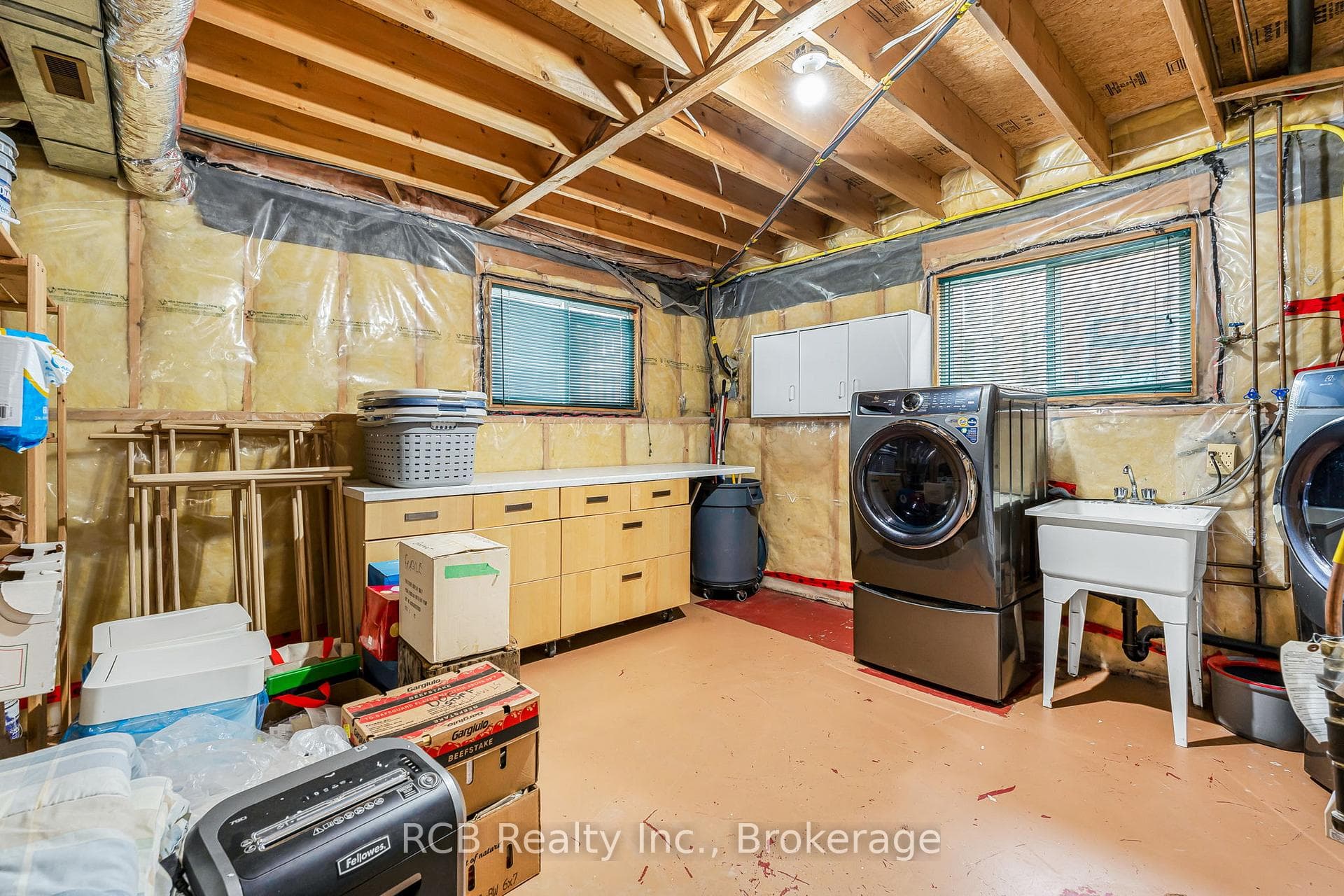 6 Fuller Drive photo 32