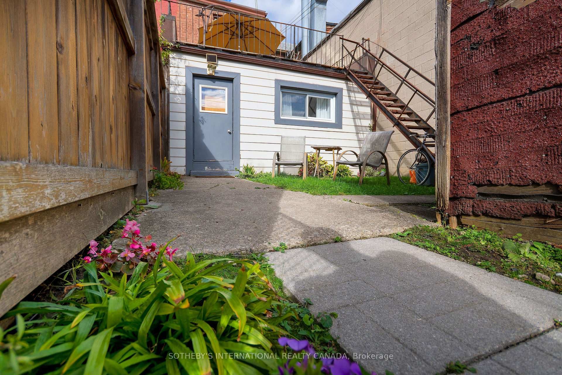 1155 Davenport Road photo 8
