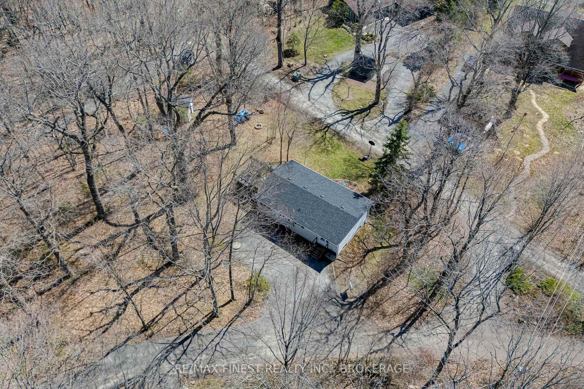9 Mallard Lane photo 41