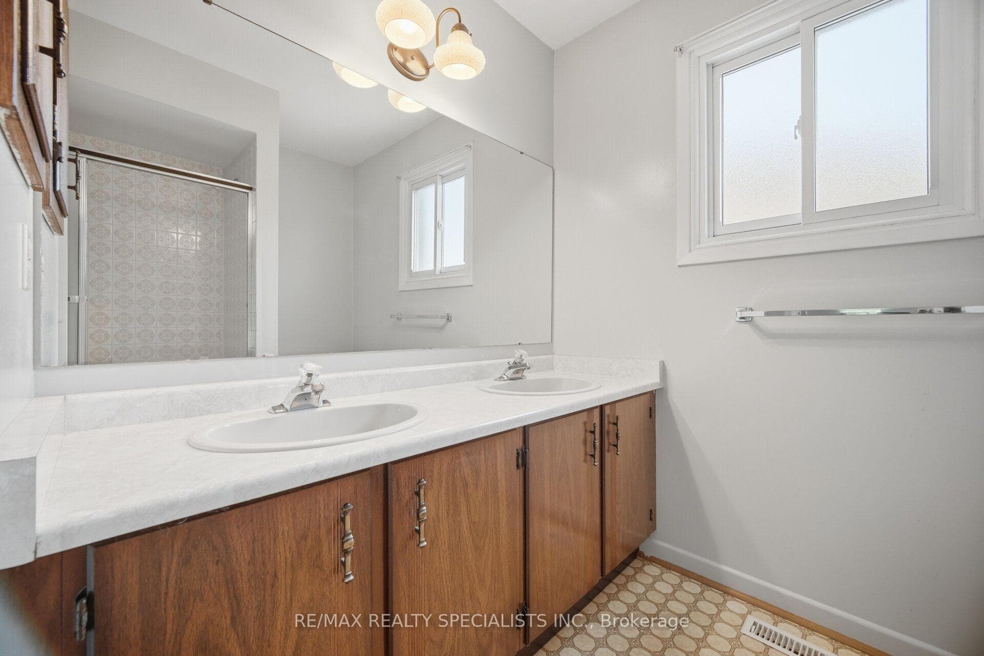 18 Jill Crescent photo 28