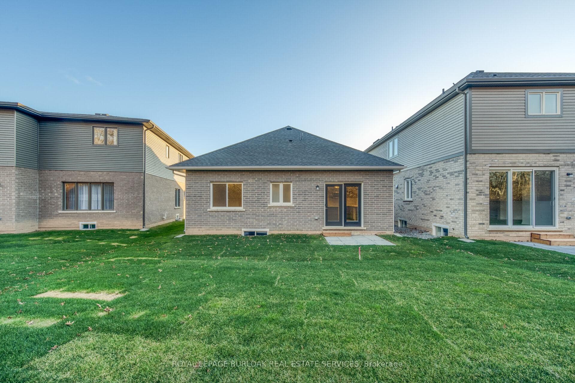 35 Willson Drive photo 8