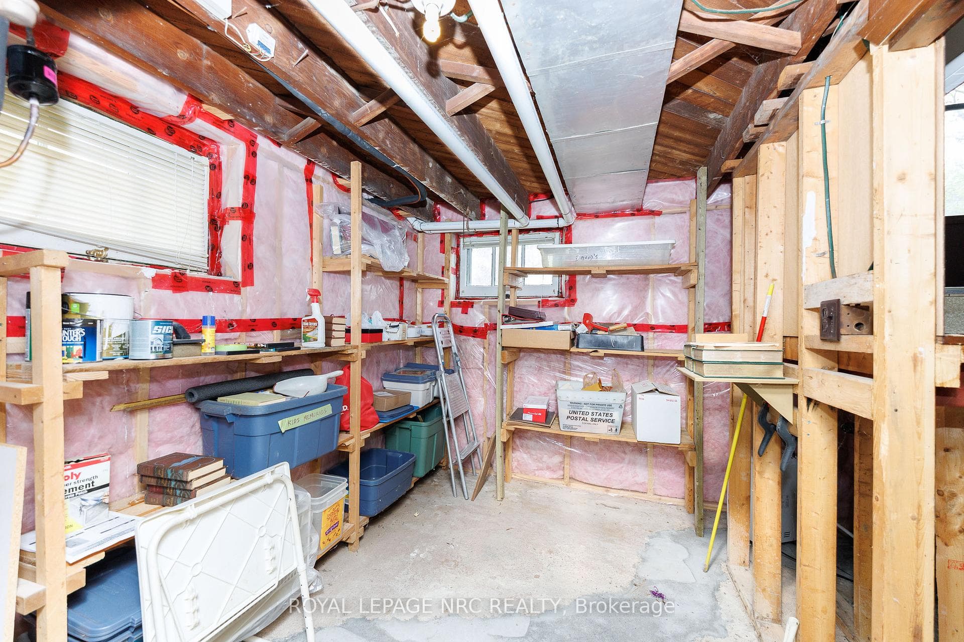 4076 Welland Street photo 40
