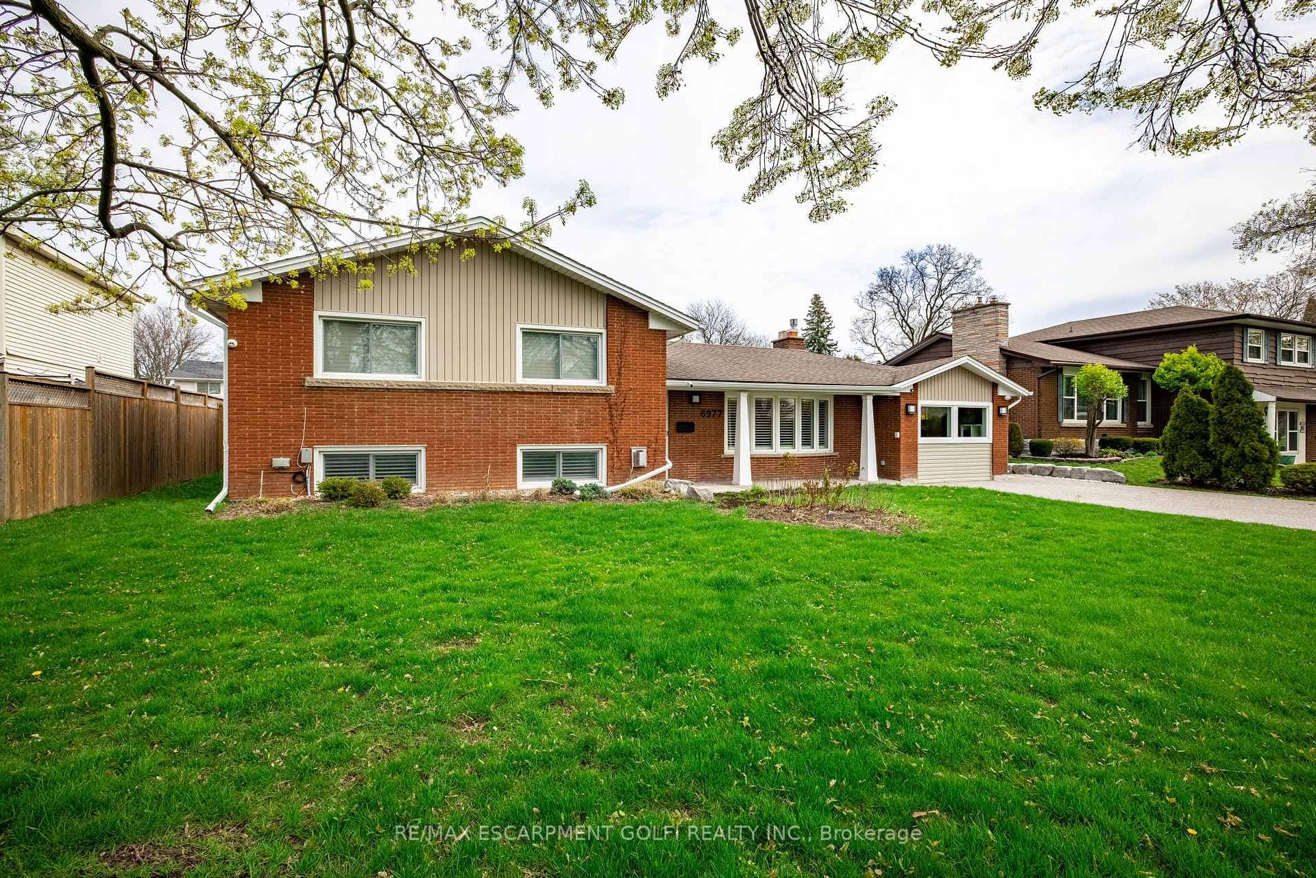 6977 Mcgill Street photo 2