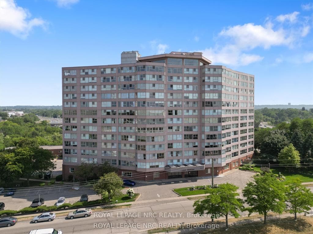 7 Gale Crescent Unit 1109 photo 2