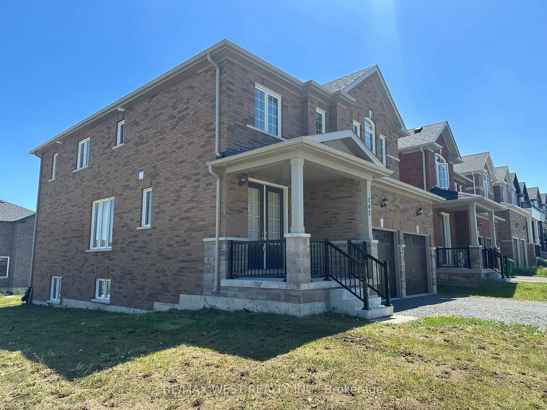 243 O Neil Street photo 4