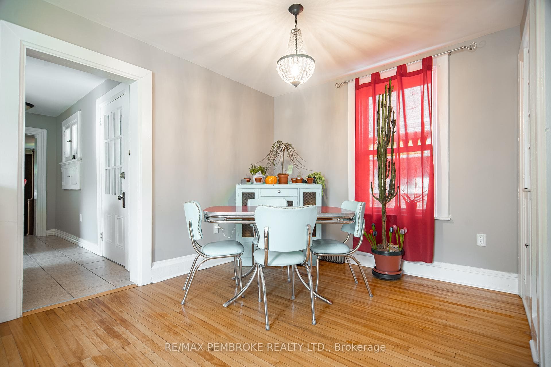 259 Isabella Street photo 9
