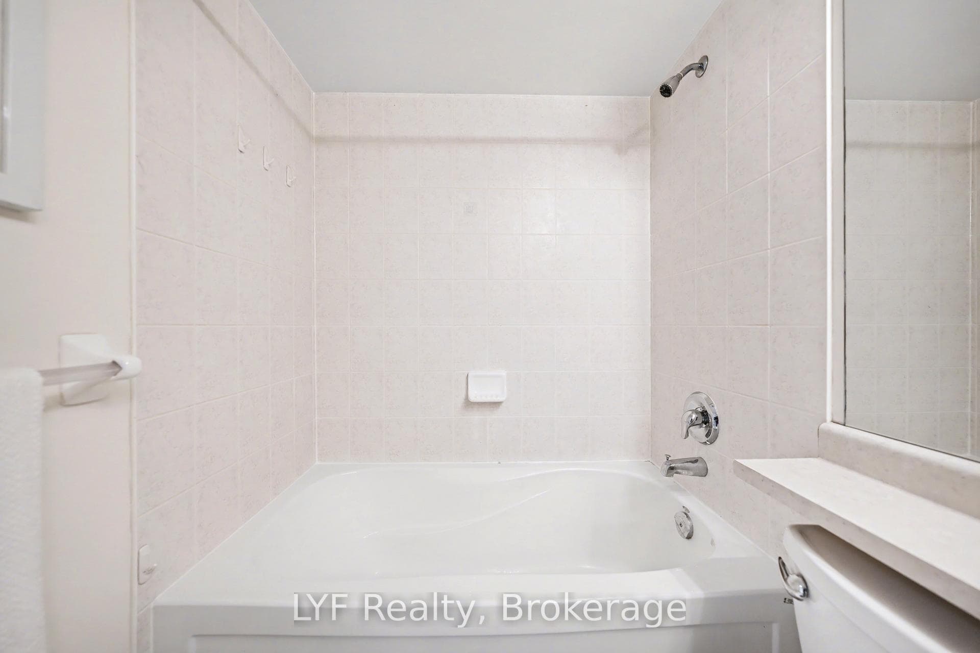 18 Spring Garden Avenue Unit 802 photo 31