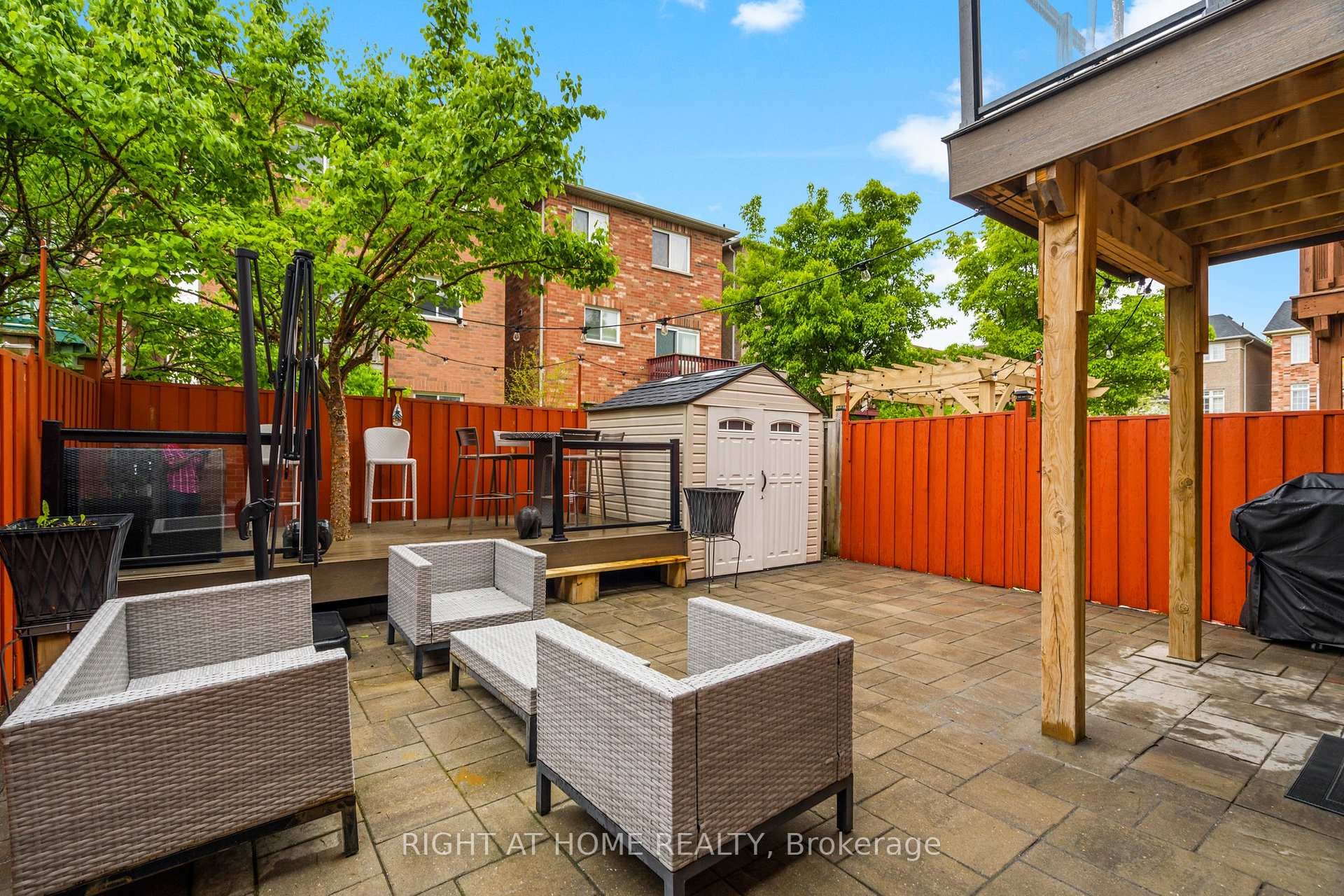 52 Thistlewaite Crescent photo 34