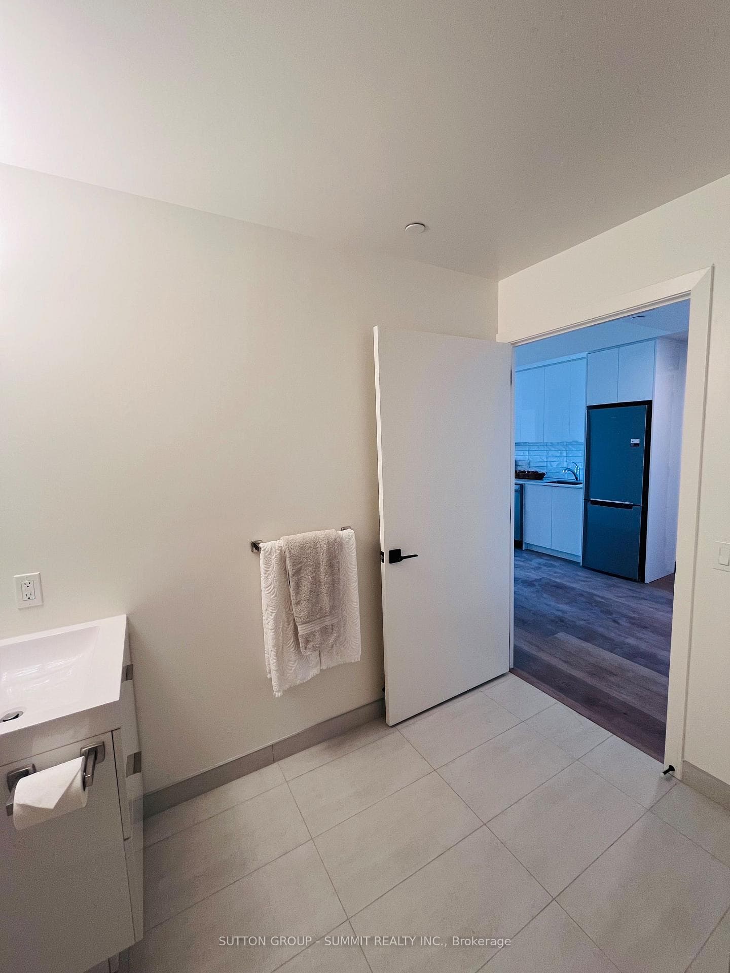 33 ERIE Avenue Unit 402 photo 29