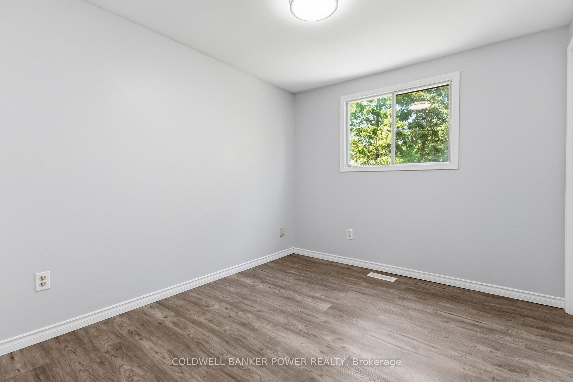 74 Patience Crescent photo 21