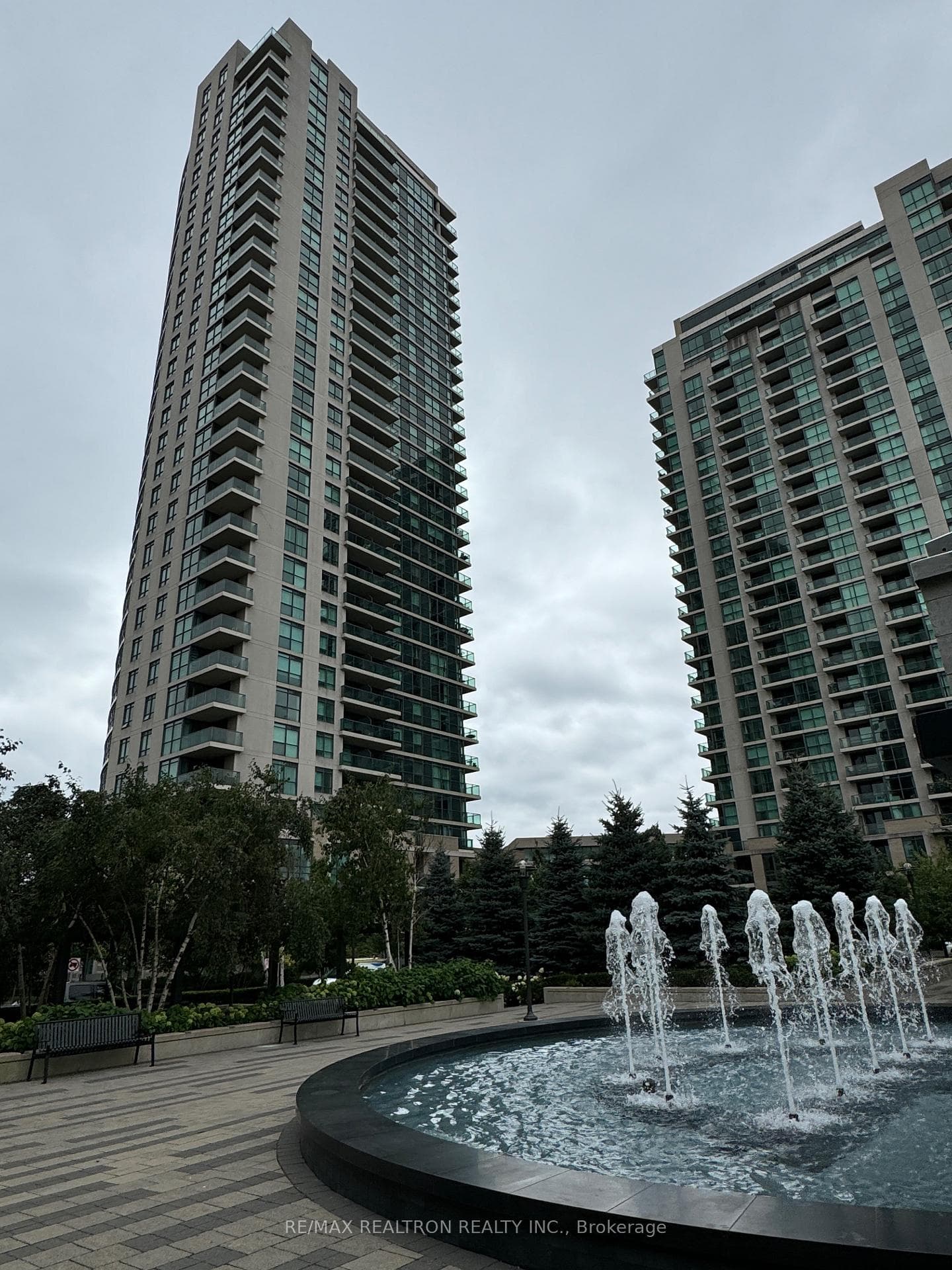 225 Sherway Gardens Road Unit 2108 photo 2