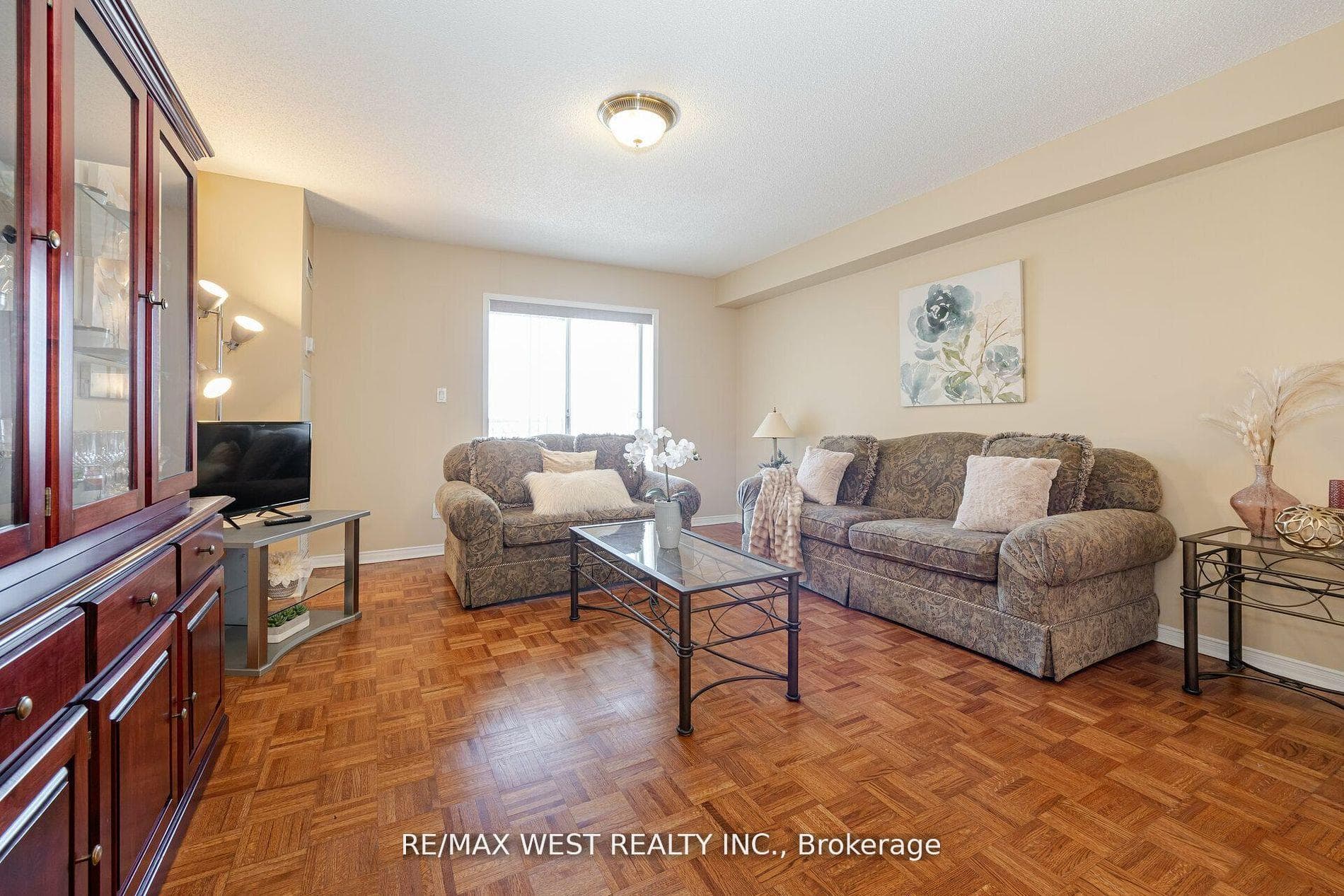 7373 Martin Grove Road Unit 409 photo 10