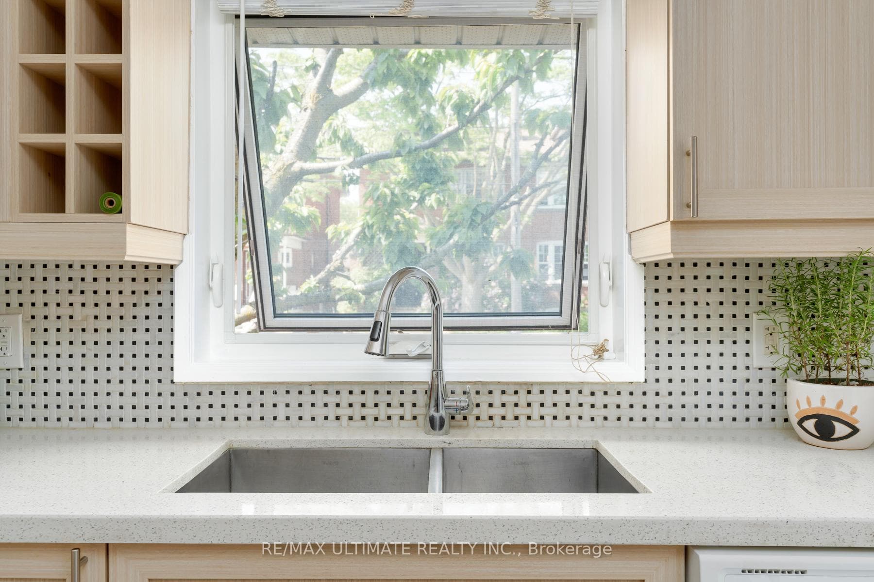 290 Westmount Avenue Unit Main photo 23