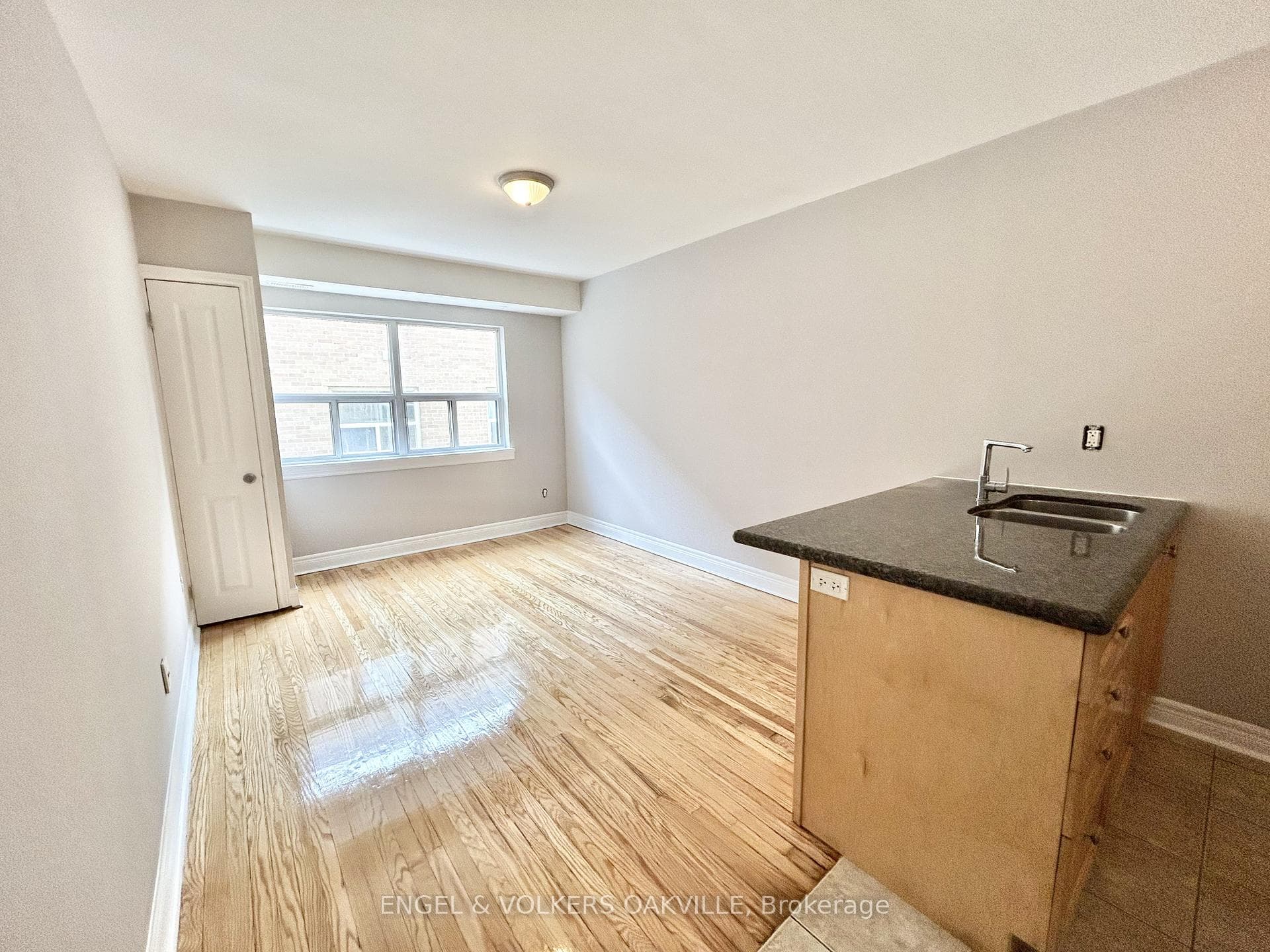 15 Thirty Third Street Unit 207 photo 3