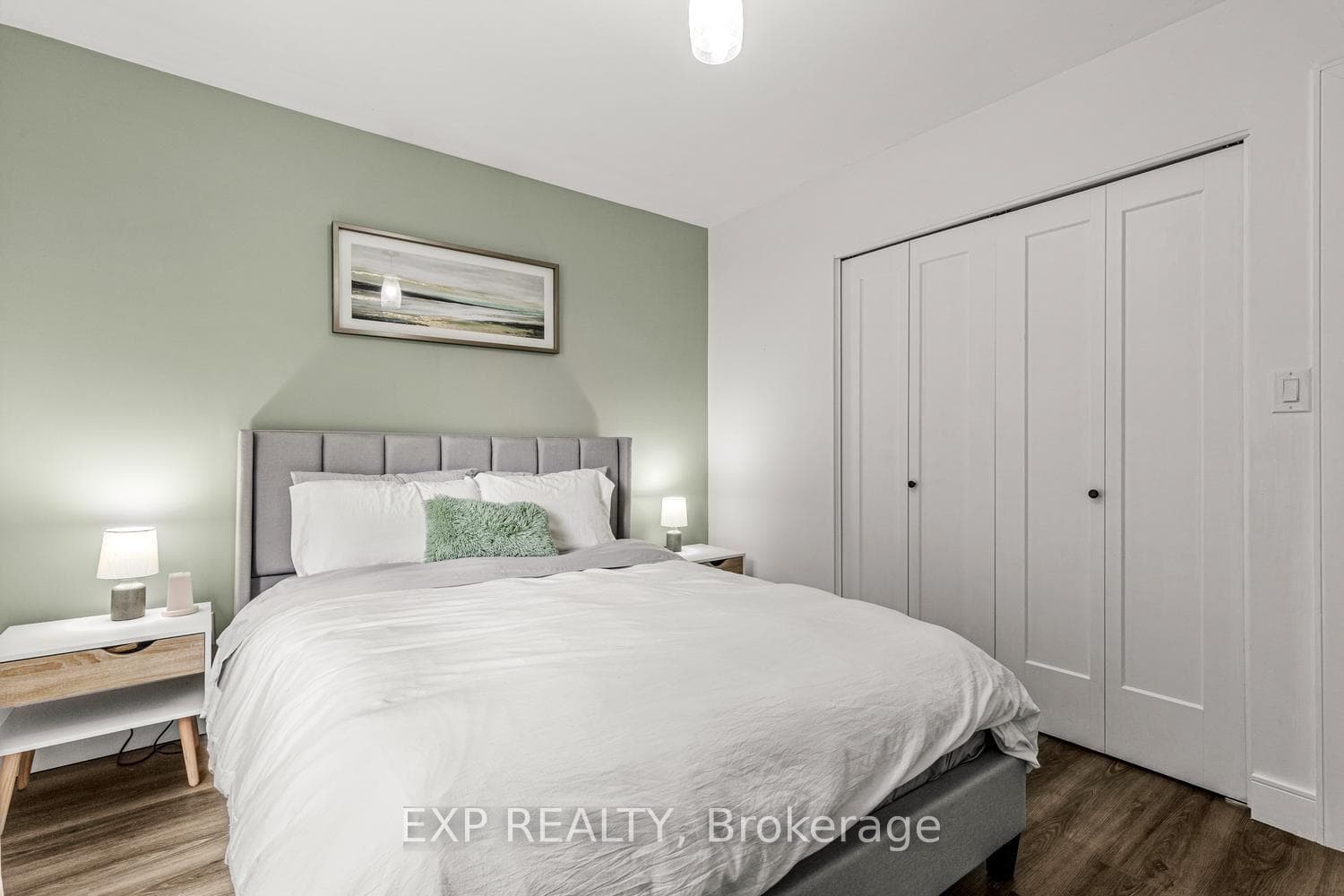577 Dewan Street photo 23