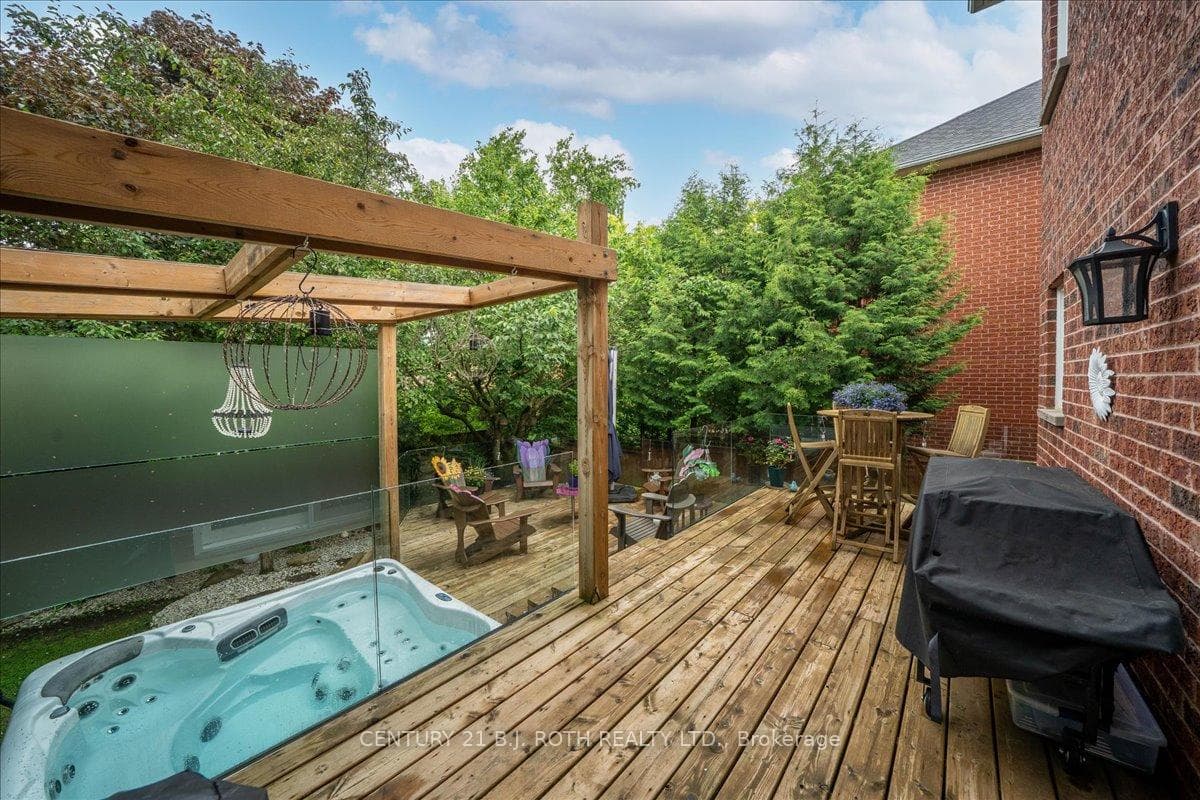 142 Wheeler Crescent photo 35